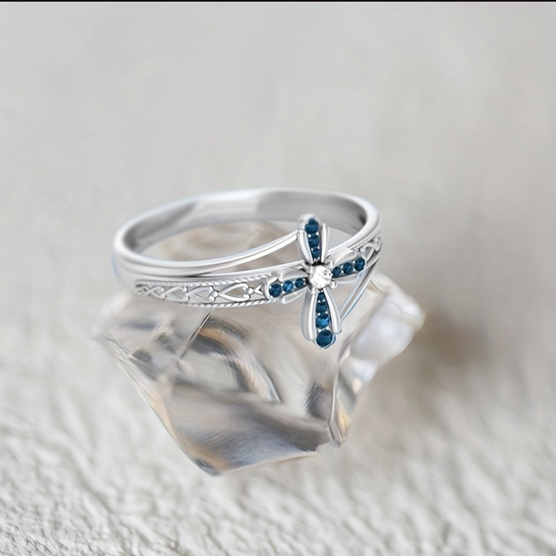 Вишуканий та модний блакитний хрестик з кубічного цирконію