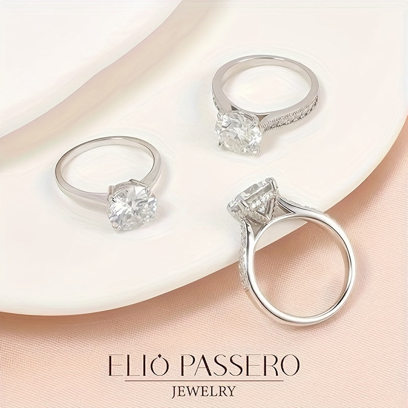 Витончена обручка зі срібла з муасанітом